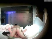 妹子不配合被小伙按倒扒光强行进入