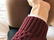 约啪可爱丝袜在校学生妹 开始脱个裤子都害羞 害羞有什么用最后还是操上她了