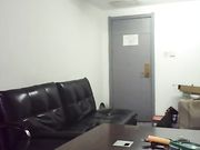 和出纳刘姐在办公室开战