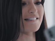 制服美女看着很心动另一种感官刺激