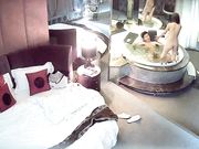 偷拍健壮男和美女洗完鸳鸯浴激情啪啪