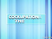 巨大的肉棒内射娇小女护士