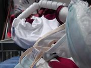 女神爱音麻里亚被插得时候同时被射了满满一脸精液