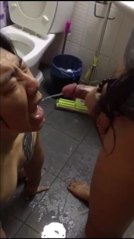 绝色美人妖媚娘调教直男喝尿指插再后入