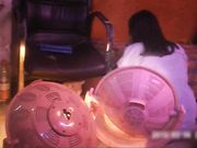 路边鸡窝泄火店里有一位很火的小姐姐草她还需要要排队