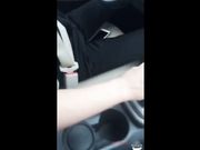 白嫩网红剧情演绎大冷天路边等滴滴车和司机车震呻吟销魂