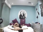 美女又骚又能叫床：就想让哥哥操插的骚逼都快舒服死了