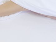 完美尤物穿着薄纱睡裙躺在床上蠕动身体销魂自摸唯美诱惑