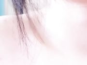 全程露脸奶子上还有纹身逼肥水多道具抽插浪叫几把进去能淹死