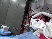 女神爱音麻里亚被插得时候同时被射了满满一脸