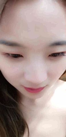 户外玩车震车外全裸诱惑被小哥哥草嘴近距离拍摄舔吊