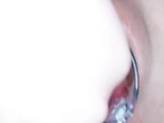 网红吃货少女希希酱大胆另类自慰法内窥镜看粉嫩阴道内部子宫口清晰可见手指伸进去刺激