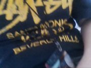 粉嫩咪咪的在校生樓道裡手淫