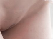 瓷娃娃般雪白粉嫩的天使小美女Emily福利秀