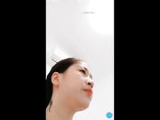 奶茶妹带着气质少妇闺蜜壹块伺候大屌粉丝鸳鸯浴啪啪-1