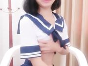 妹子自摸奶子逼逼自慰秀 学生制服跳蛋塞逼翘着屁股
