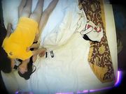 高颜值清纯大一美女和男友约会带着笔记本到酒店看电影,开始还很规矩