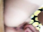 蓝发眼镜萌妹子情趣女仆装黑丝双人啪啪 逼逼塞跳蛋上位骑乘大力抽插呻吟