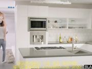 30多公分长的粗大黑屌全部插入