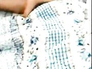 3个小青年组团带着一位肥臀大波熟女妈妈小旅店开房淫乱