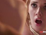 性感漂亮金发妹子蒙着眼