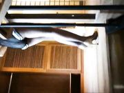 不知男的用了什么方法不仅把她干高潮了,还爽的直骂变态!