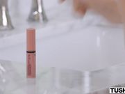 两个娇俏妹子一起操太幸福了白丝用力最后把美女搞的喷潮了