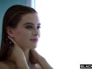 这个白领美女极品肉肉一直抵挡不住情欲好身材看了就鸡巴硬了想搞