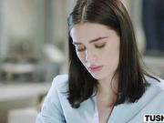 女神丰满肉肉白丝套装一看就硬的不行想操冲动了