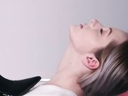 苗条双女肉丝舔BB用道具JJ大力后入抽插-很是诱惑