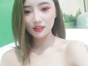 浴缸洗澡口交上位骑乘大力抽插无毛逼逼