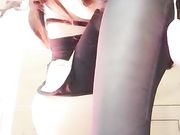 漂亮小美女穿着开档情趣内衣玩跳蛋 身材真好 腰细屁股大 椒乳下面毛毛也不少