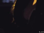 极品娇嫩小美女被大黑吊无套内射