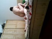 大叔把楼下大奶子轻熟女情人找来打炮搞的大姐仰着头嗷嗷叫