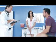 安排美女护士给体检没想到这么淫荡