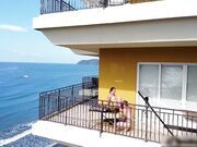 海洋度假酒店阳台啪啪无套内射 无人机拍摄