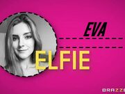 网红美少女正在玩游戏男友掏出大肉棒强行搞嘴