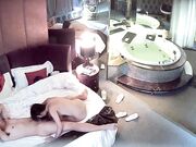 高潮过后淫欲未尽吹硬鸡巴自己坐上