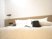 91沈先生探花约了两个妹子玩双飞，穿上黑丝手指摸逼口交舔菊