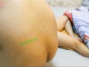 胸大气质的白虎少妇背着老公私会网友时不慎中招被带回家边干边拍,无毛蝴蝶穴操完又操,最后还被疯狂内射!