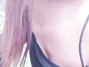 网红刘婷剧情演绎勾引无事溜达的大叔路边草地上野战还没射被骑马路过的人破坏了