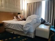 小伙酒店操极品身材的可爱小女友 舔了一下BB好咸呐 完美露脸