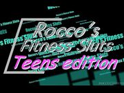 喜欢健身的妹子跟自己的教练喝了点酒就开始发骚调戏男教练