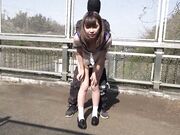 19岁高颜值戴舌钉的学生妹玩玩透明情趣水手制服高速公路天桥上大战内射