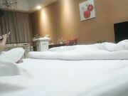 酒店公寓约炮大学生美女兼职卖肉妹子有点婴儿肥一对车大灯非常给力