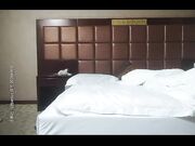 中年阿姨跟年轻小伙子偷情被搞的要爽死了