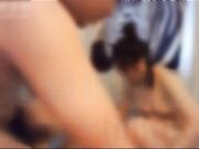 清纯漂亮的眼镜妹背着男友和别人微信约炮