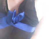 手机直播福利之马来西亚小姐姐露脸全裸紫薇大秀，良家少妇型奶子和逼都很嫩，逼毛也修过，看着就有冲动