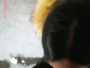 美少妇尿急误入荒废工地小便被色保安抓住非法禁锢淫猥吹箫才让走对白有趣