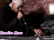 在酒吧被一群黑汉子轮交后 淫娃candice Dare活了下来